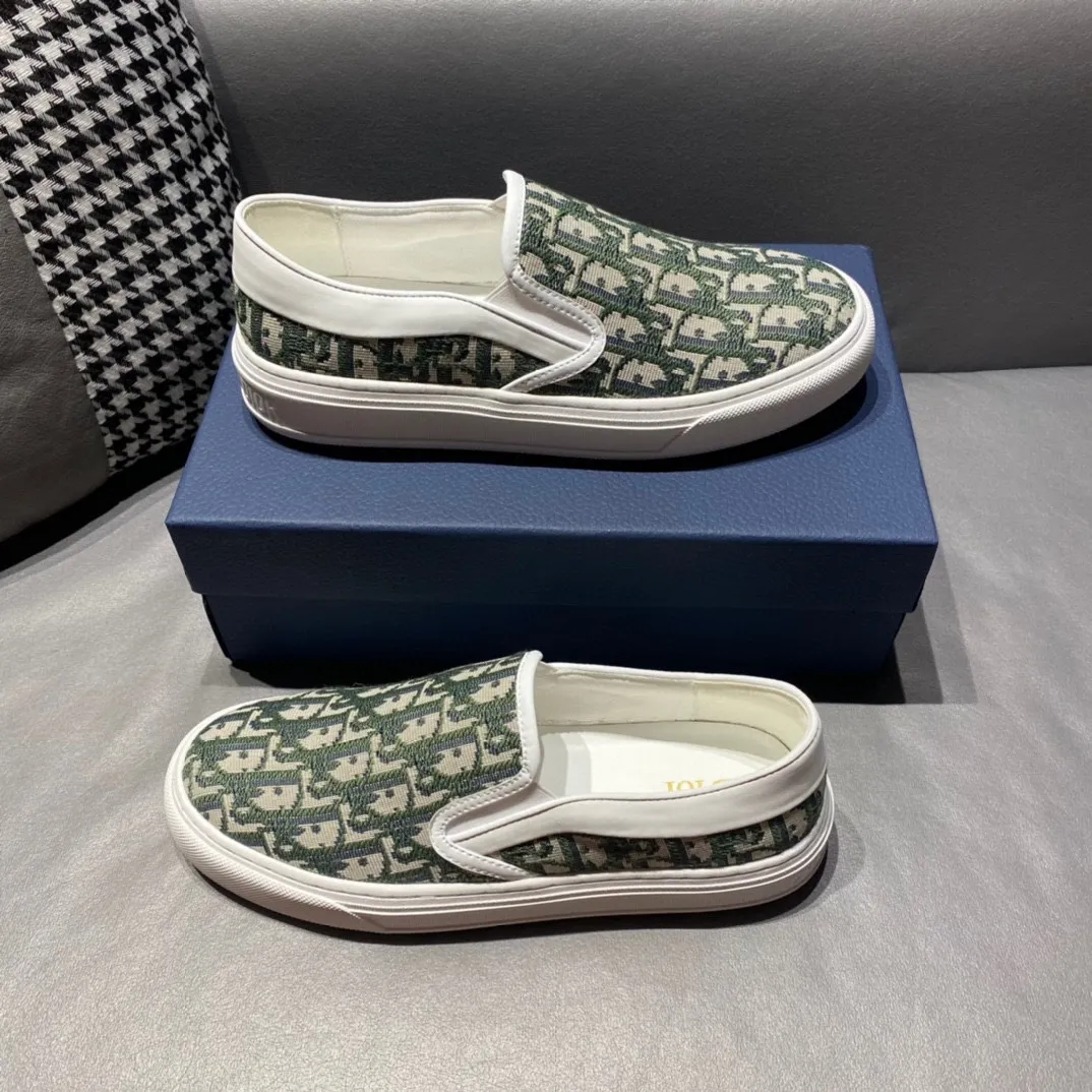 Factory price 340, Dior series casual shoes 👟🔥🕷🕷【Dior】Dior New casual men's shoes are launched in Hong Kong counters. Official website 1:1 production. Original Italian materials. Designed by European and American masters. Perfect shape to create counter quality, solid color rubber wear-resistant outsole and classic dazzling head! Super versatile and very comfortable. High-end without losing taste, fashionable and novel! ! Absolute focus! Code number: 38-45